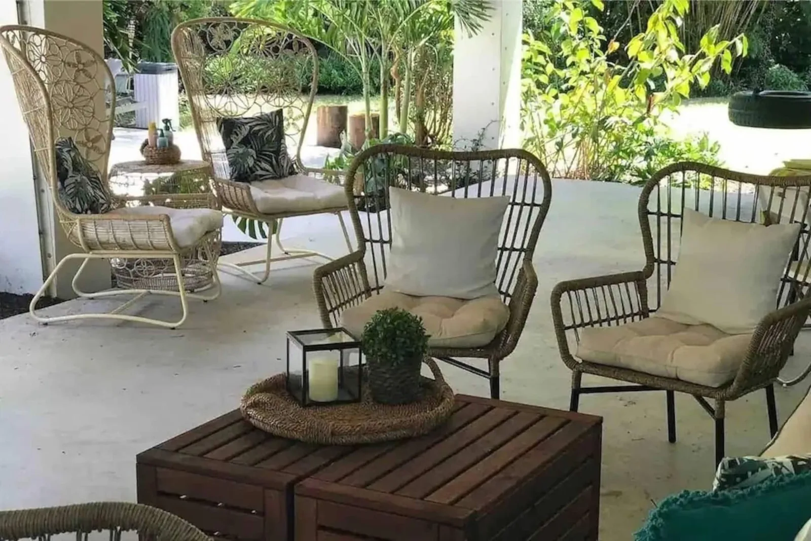 Lanai seating with wicker chairs